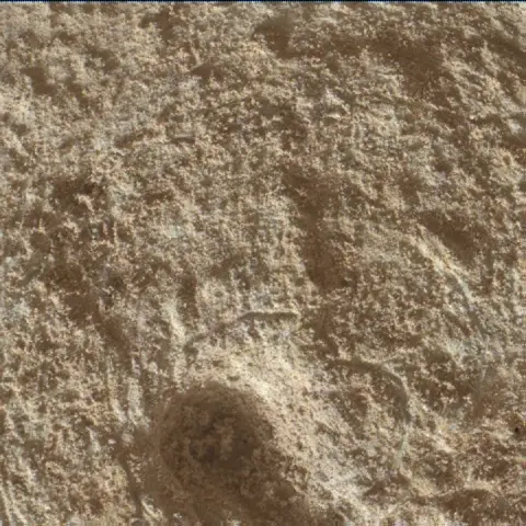 Sol 3712: Mars Hand Lens Imager (MAHLI)