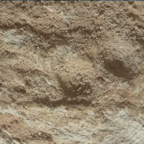 Sol 3712: Mars Hand Lens Imager (MAHLI)