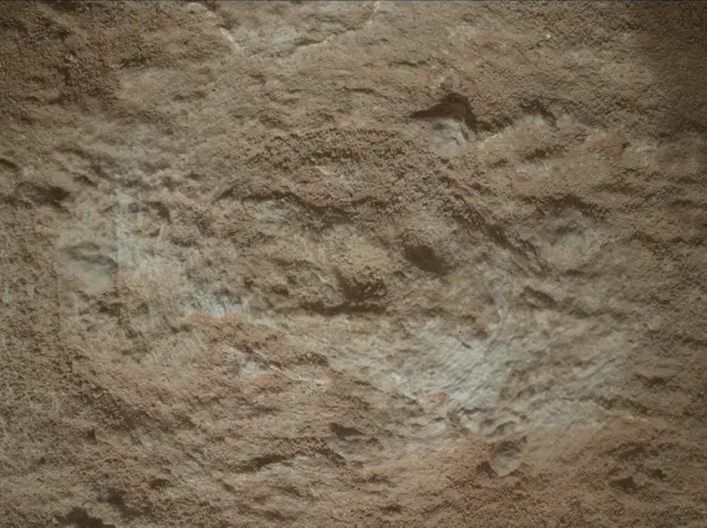 Sol 3712: Mars Hand Lens Imager (MAHLI)
