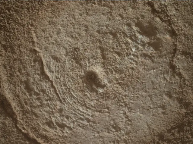 Sol 3712: Mars Hand Lens Imager (MAHLI)