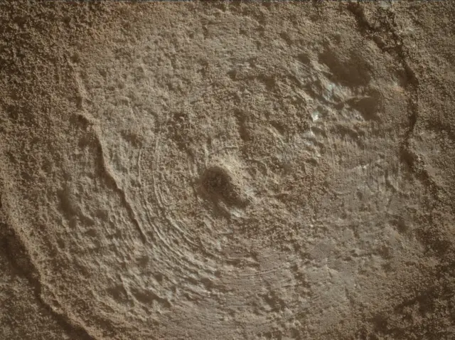 Sol 3712: Mars Hand Lens Imager (MAHLI)