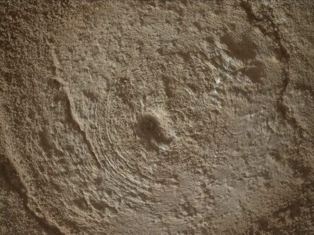 Sol 3712: Mars Hand Lens Imager (MAHLI)