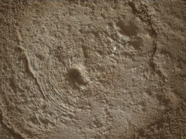 Sol 3712: Mars Hand Lens Imager (MAHLI)