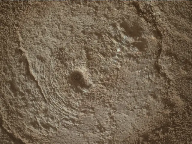 Sol 3712: Mars Hand Lens Imager (MAHLI)