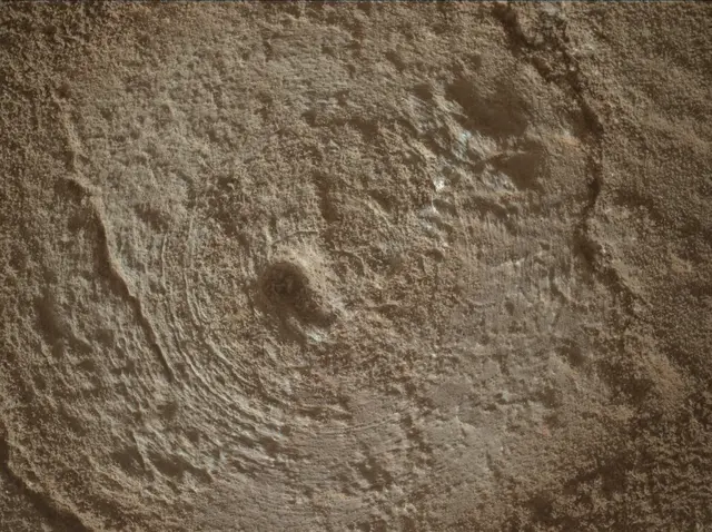 Sol 3712: Mars Hand Lens Imager (MAHLI)