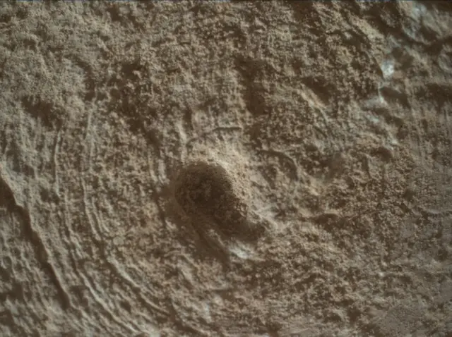 Sol 3712: Mars Hand Lens Imager (MAHLI)