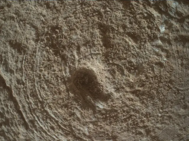 Sol 3712: Mars Hand Lens Imager (MAHLI)