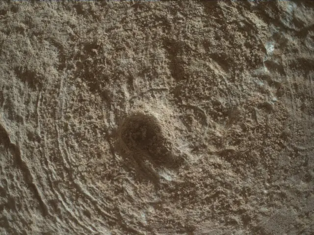 Sol 3712: Mars Hand Lens Imager (MAHLI)