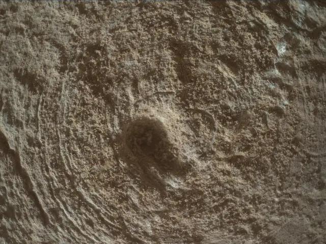 Sol 3712: Mars Hand Lens Imager (MAHLI)
