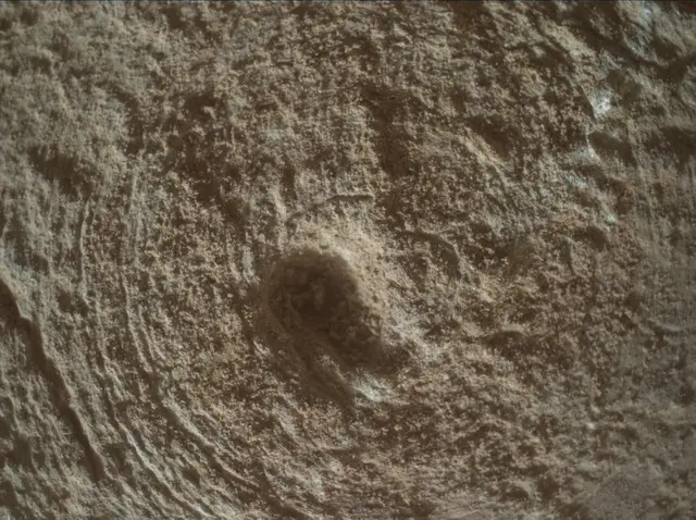 Sol 3712: Mars Hand Lens Imager (MAHLI)