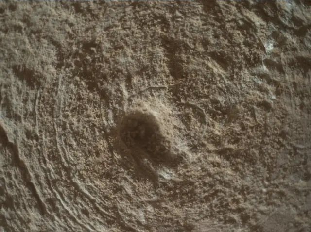 Sol 3712: Mars Hand Lens Imager (MAHLI)