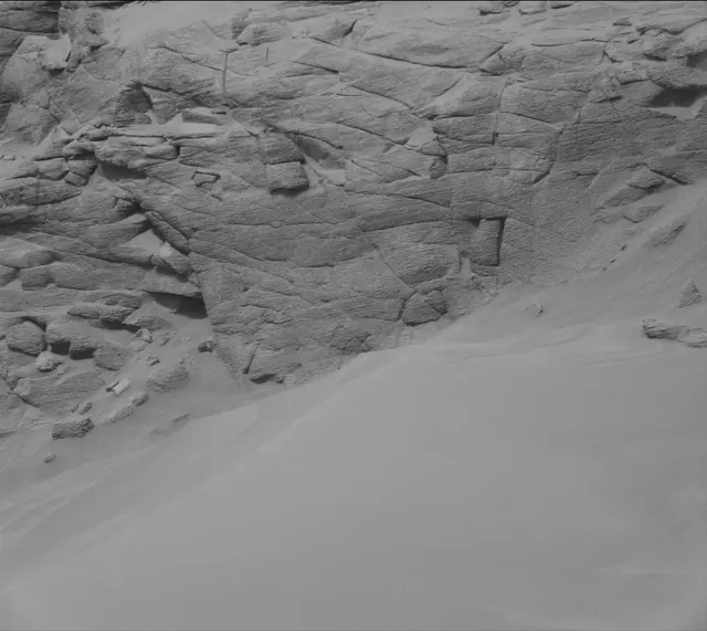 Sol 3714: Mast Camera (Mastcam)