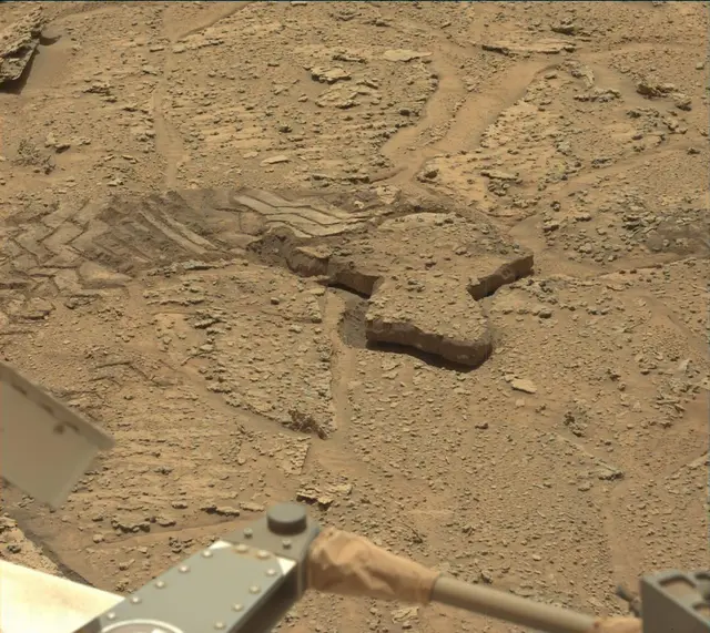 Sol 3716: Mast Camera (Mastcam)
