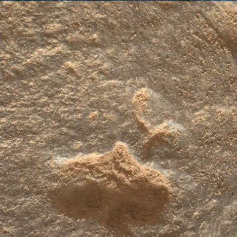 Sol 3716: Mars Hand Lens Imager (MAHLI)