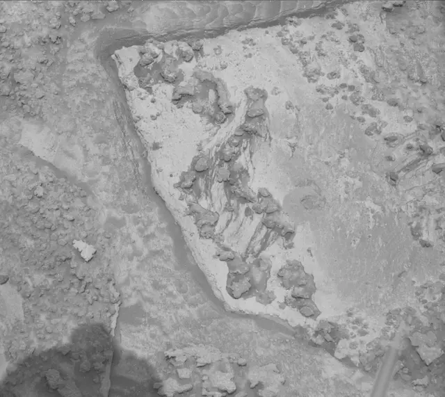 Sol 3720: Mast Camera (Mastcam)