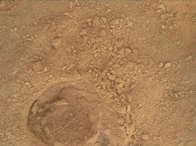 Sol 3721: Mars Hand Lens Imager (MAHLI)