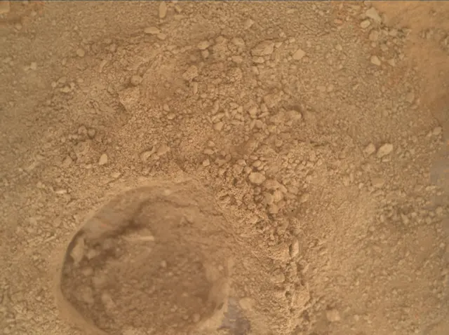 Sol 3721: Mars Hand Lens Imager (MAHLI)