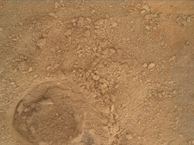 Sol 3721: Mars Hand Lens Imager (MAHLI)