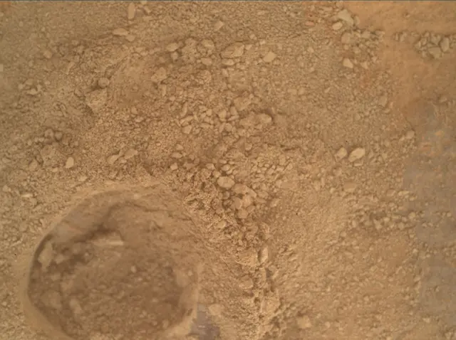 Sol 3721: Mars Hand Lens Imager (MAHLI)