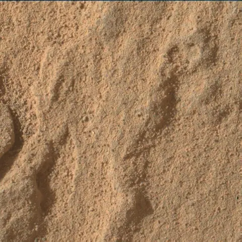 Sol 3723: Mars Hand Lens Imager (MAHLI)