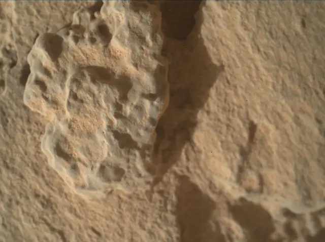 Sol 3723: Mars Hand Lens Imager (MAHLI)
