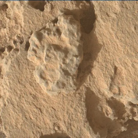 Sol 3723: Mars Hand Lens Imager (MAHLI)