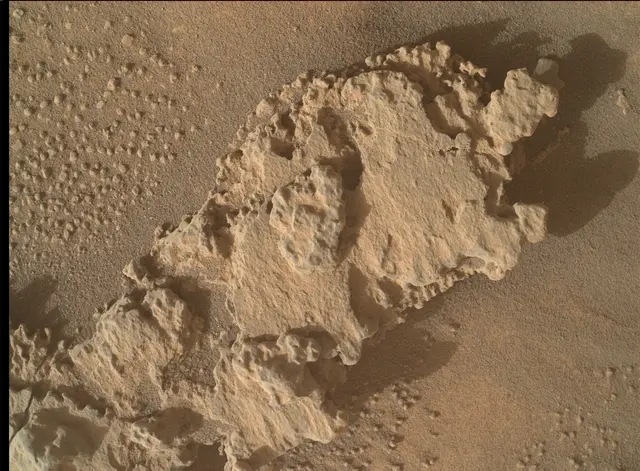 Sol 3723: Mars Hand Lens Imager (MAHLI)