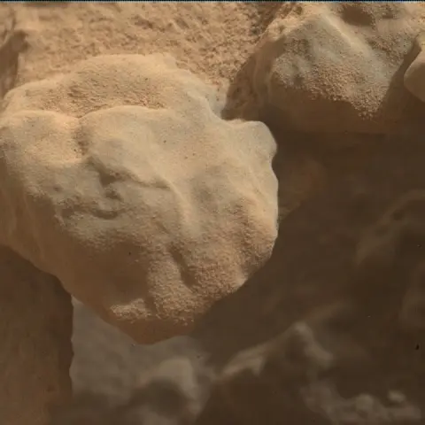 Sol 3723: Mars Hand Lens Imager (MAHLI)