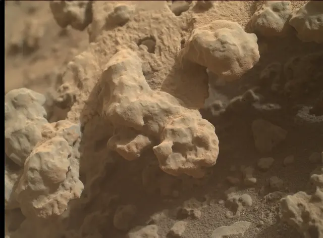 Sol 3723: Mars Hand Lens Imager (MAHLI)