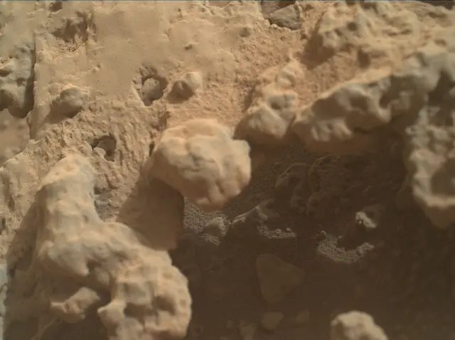 Sol 3723: Mars Hand Lens Imager (MAHLI)