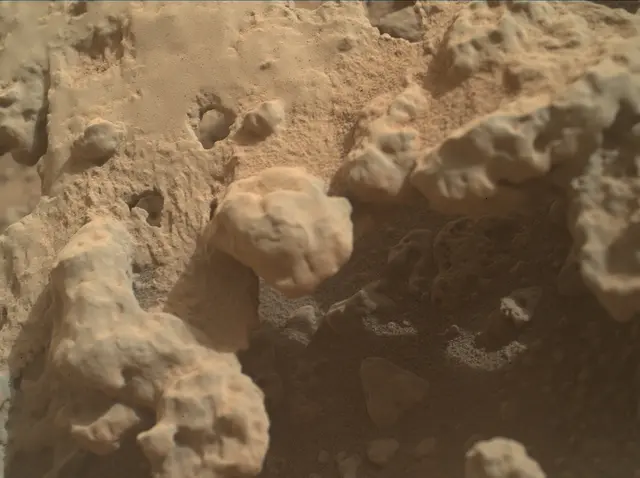 Sol 3723: Mars Hand Lens Imager (MAHLI)