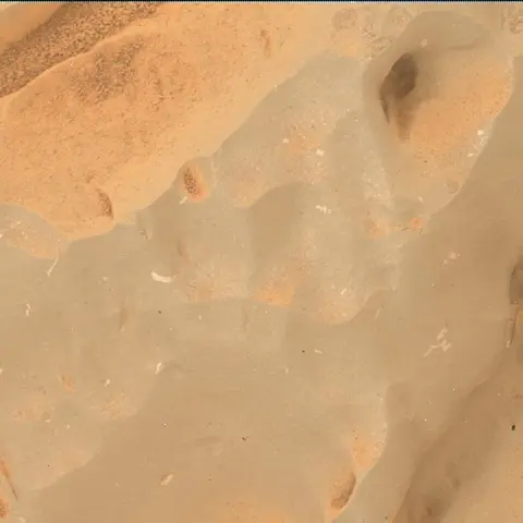 Sol 3725: Mars Hand Lens Imager (MAHLI)