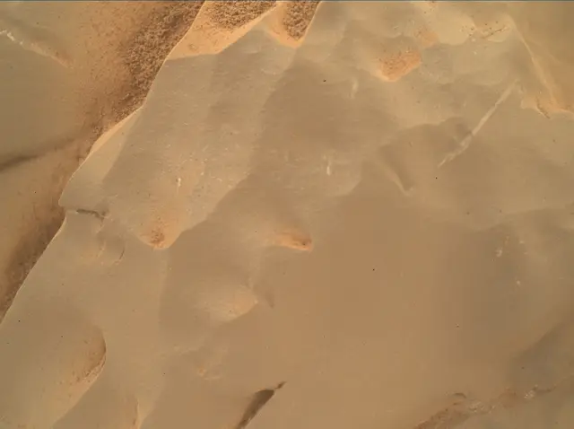 Sol 3725: Mars Hand Lens Imager (MAHLI)
