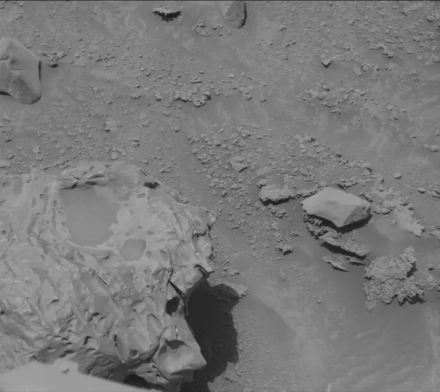 Sol 3727: Mast Camera (Mastcam)