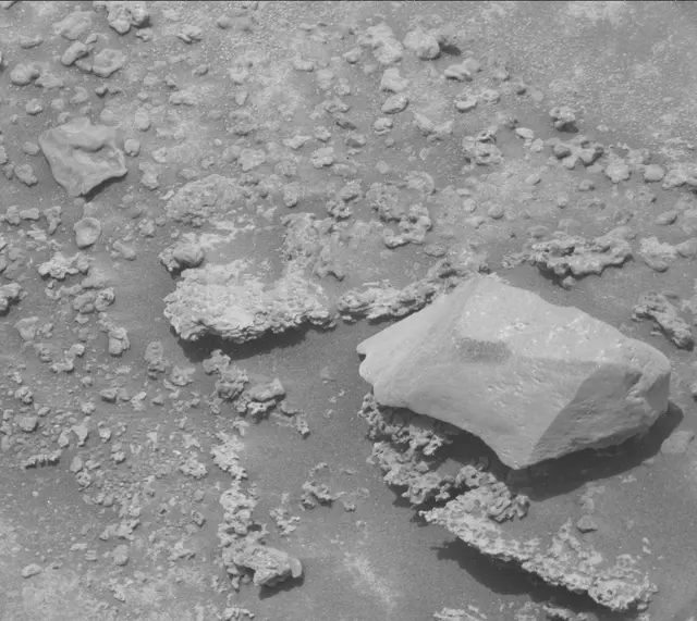 Sol 3727: Mast Camera (Mastcam)