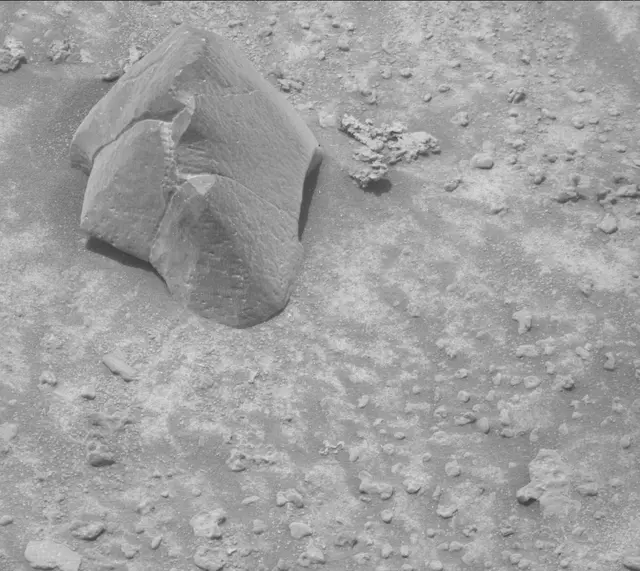 Sol 3727: Mast Camera (Mastcam)