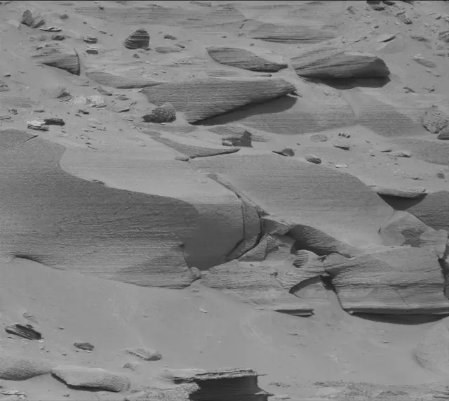 Sol 3727: Mast Camera (Mastcam)