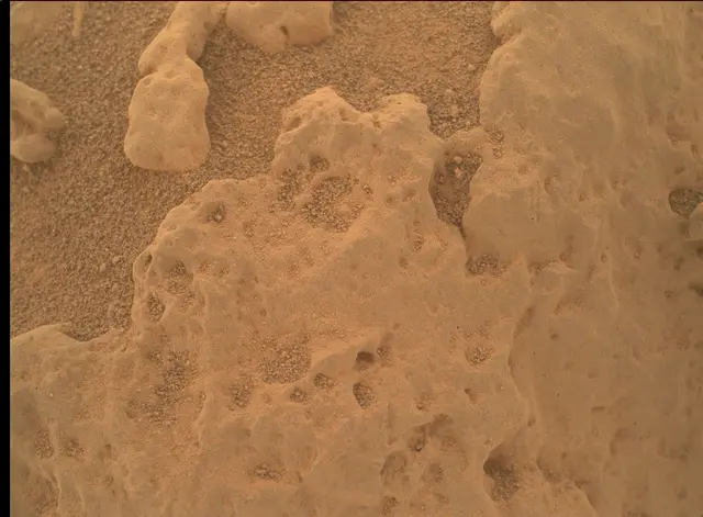 Sol 3728: Mars Hand Lens Imager (MAHLI)