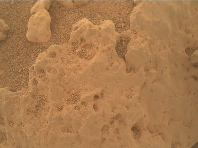 Sol 3728: Mars Hand Lens Imager (MAHLI)