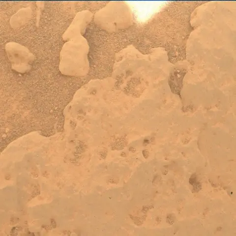 Sol 3728: Mars Hand Lens Imager (MAHLI)