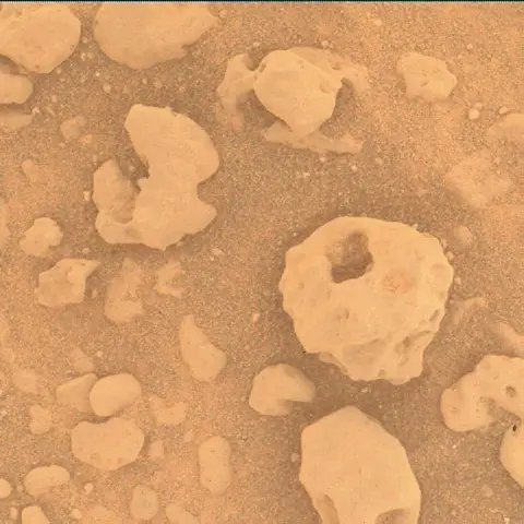 Sol 3730: Mars Hand Lens Imager (MAHLI)