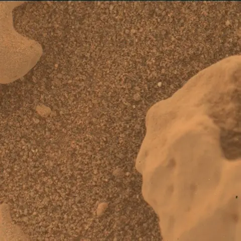 Sol 3730: Mars Hand Lens Imager (MAHLI)