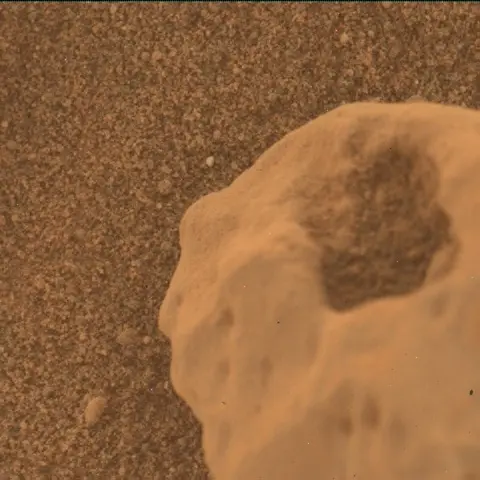 Sol 3730: Mars Hand Lens Imager (MAHLI)