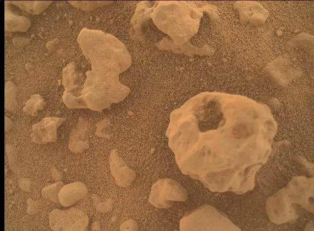 Sol 3730: Mars Hand Lens Imager (MAHLI)