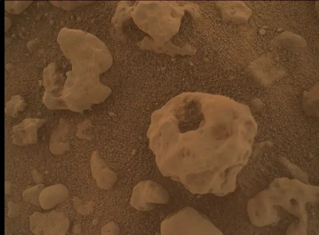 Sol 3730: Mars Hand Lens Imager (MAHLI)