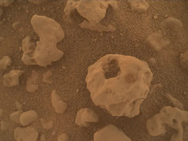 Sol 3730: Mars Hand Lens Imager (MAHLI)