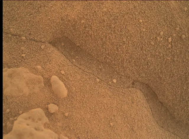Sol 3730: Mars Hand Lens Imager (MAHLI)
