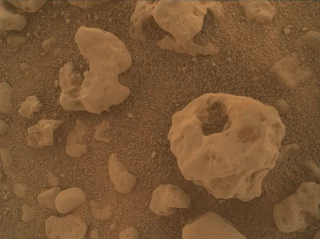 Sol 3730: Mars Hand Lens Imager (MAHLI)