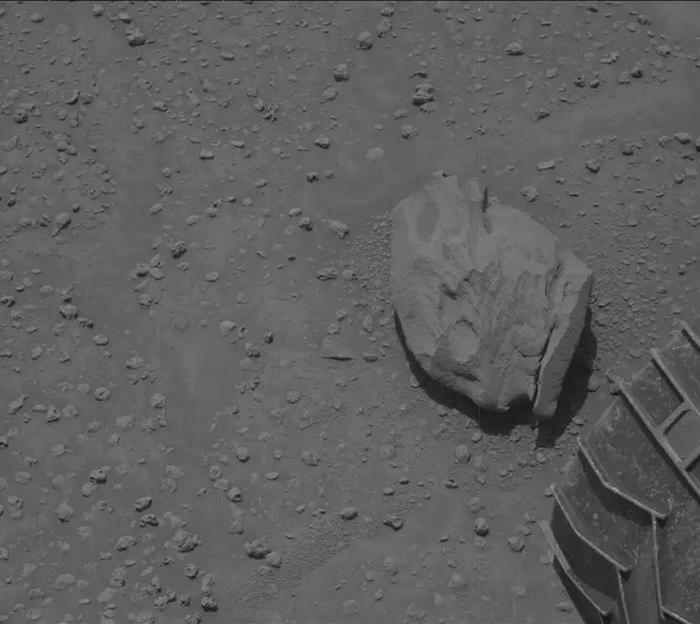 Sol 3732: Mast Camera (Mastcam)