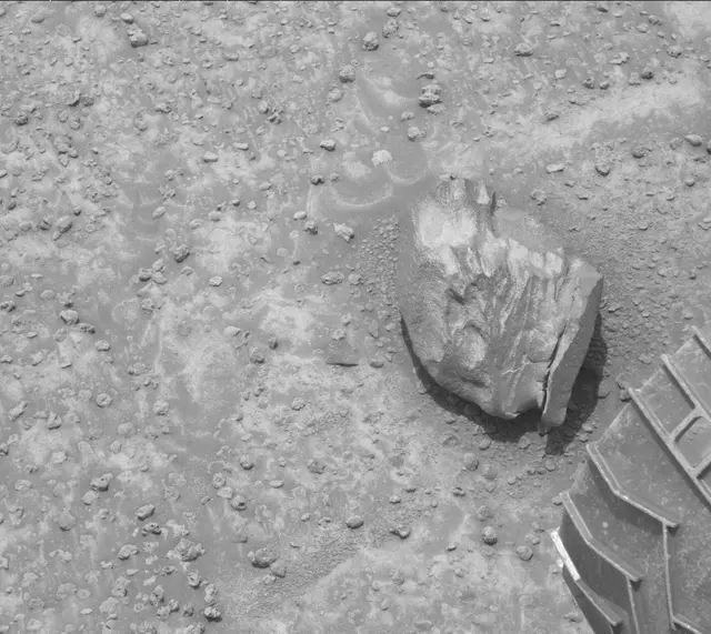 Sol 3732: Mast Camera (Mastcam)